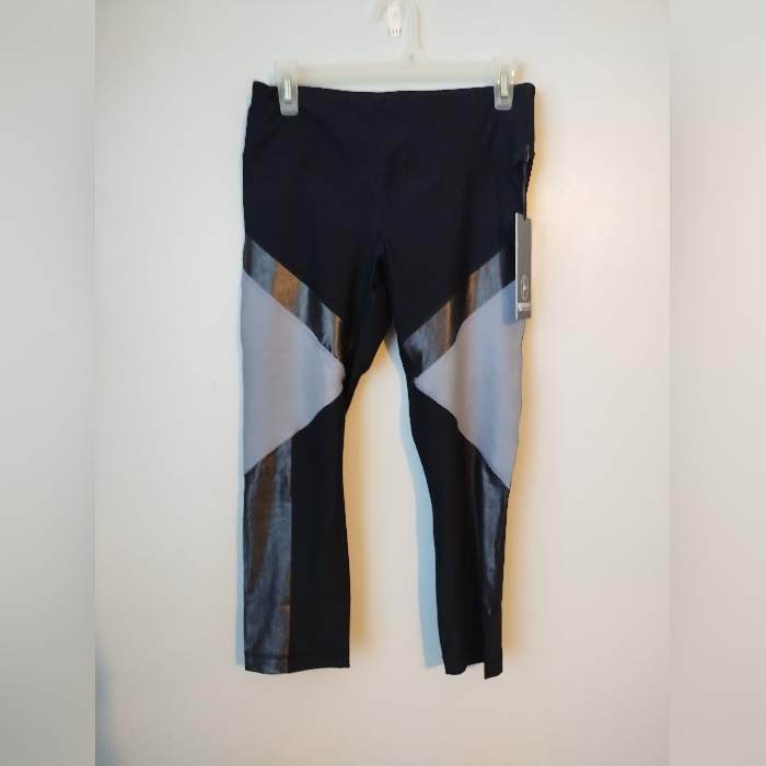 New 90 Degrees Leggings Size Medium Brand New Crop